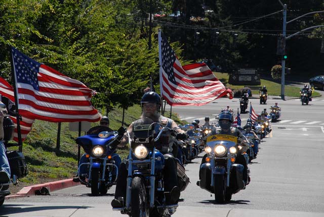 5895
